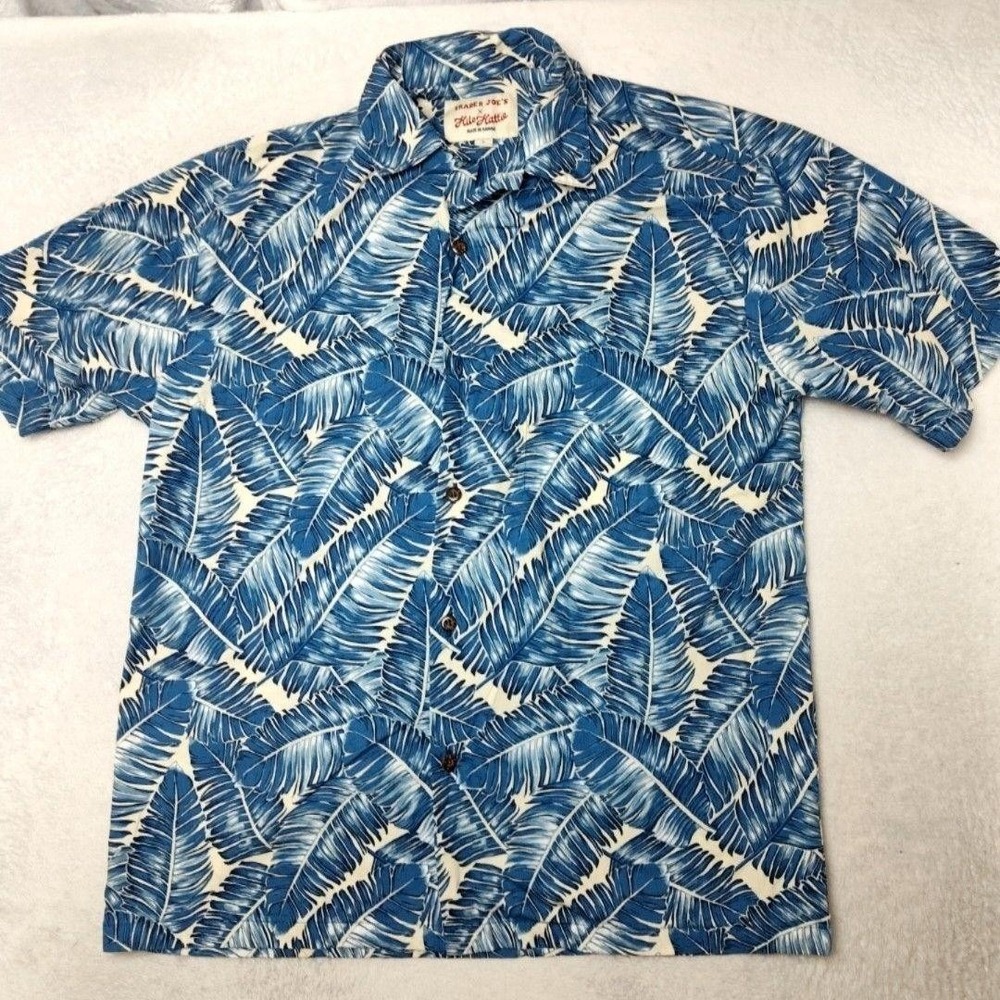 Trader Joe's X Hilo Hattie Shirt Men Small Hawaiian Floral Button-Up Cotton USA